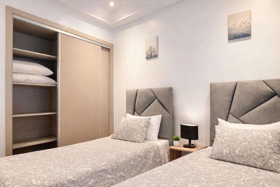 Appartement moderne lumineux WiFi rapide Confort & calme à Casablanca Apartment in Casablanca