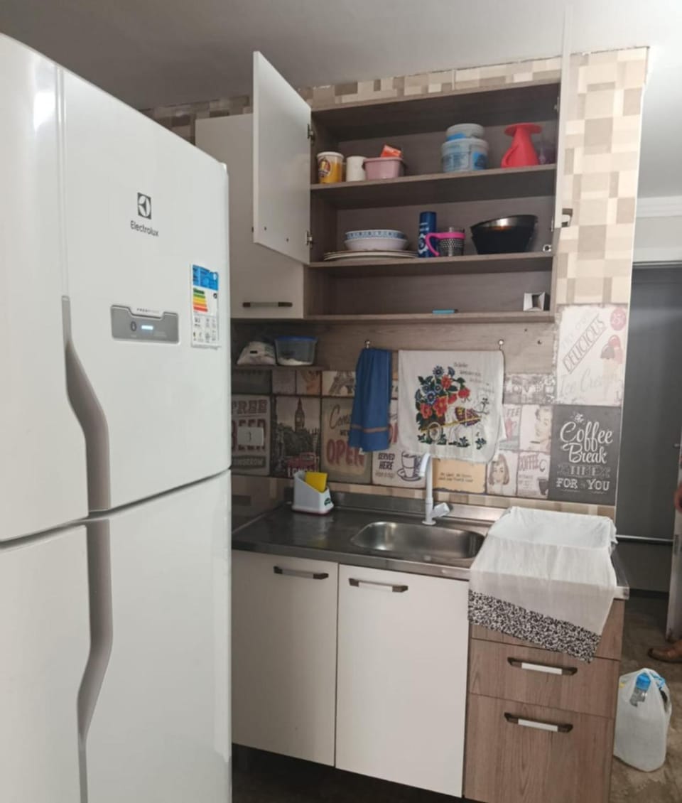 Apto duas quadras do mar em av principal Apartment in Pontal do Paraná