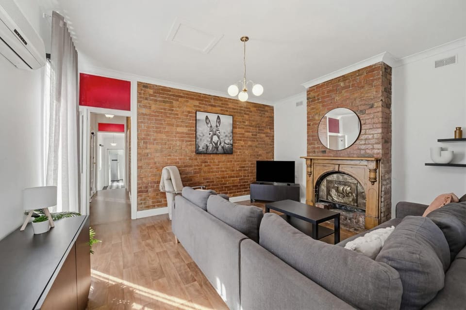 TV and multimedia, Living room, air conditioner