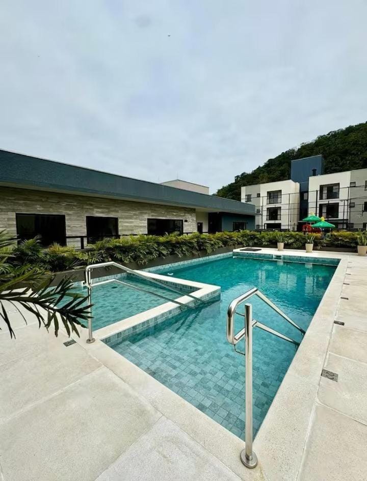 Lazer Completo Apto Caioba 2 quartos Apartment in State of Paraná