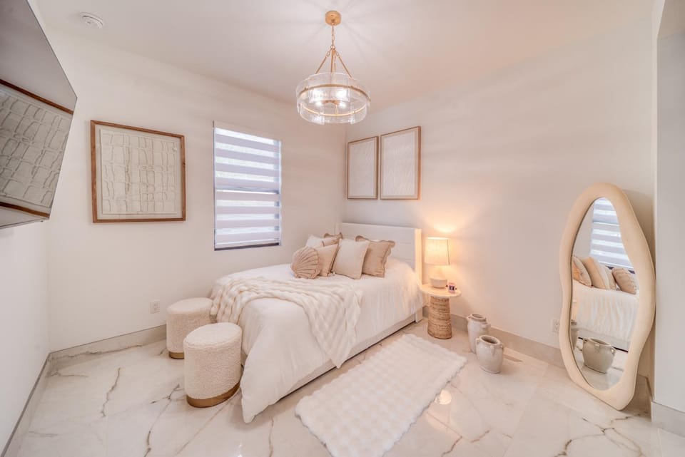 Cozy Modern Villa - Heated Pool & Spa - BBQ - Water View Villa in Cape Coral