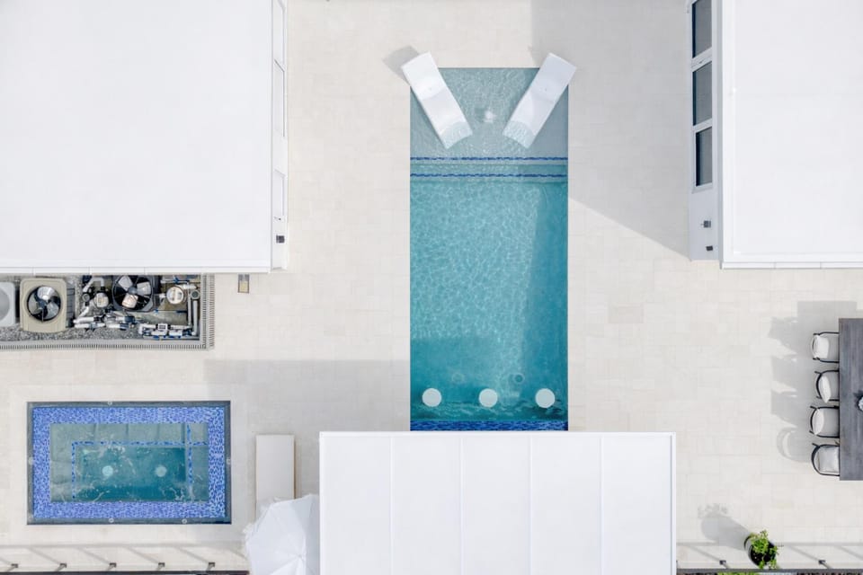 Cozy Modern Villa - Heated Pool & Spa - BBQ - Water View Villa in Cape Coral