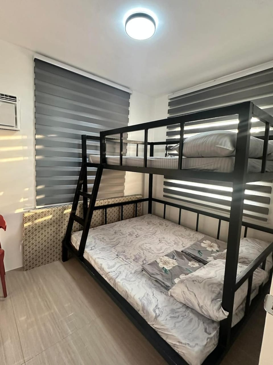 Bedroom, bunk bed