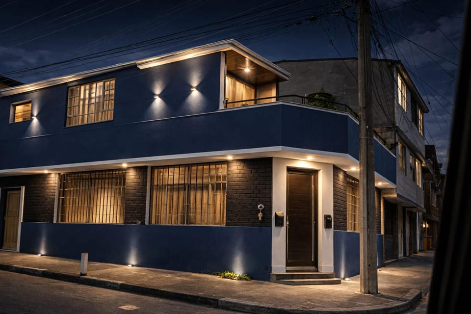 Facade/entrance, internet
