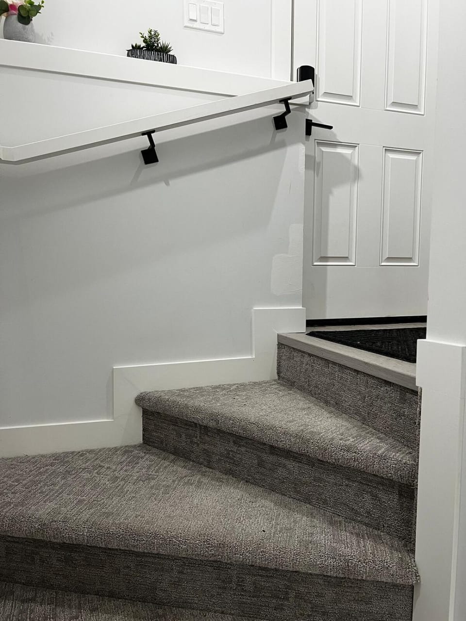 Wyatt Modern Suite Apartment in Fort Saskatchewan