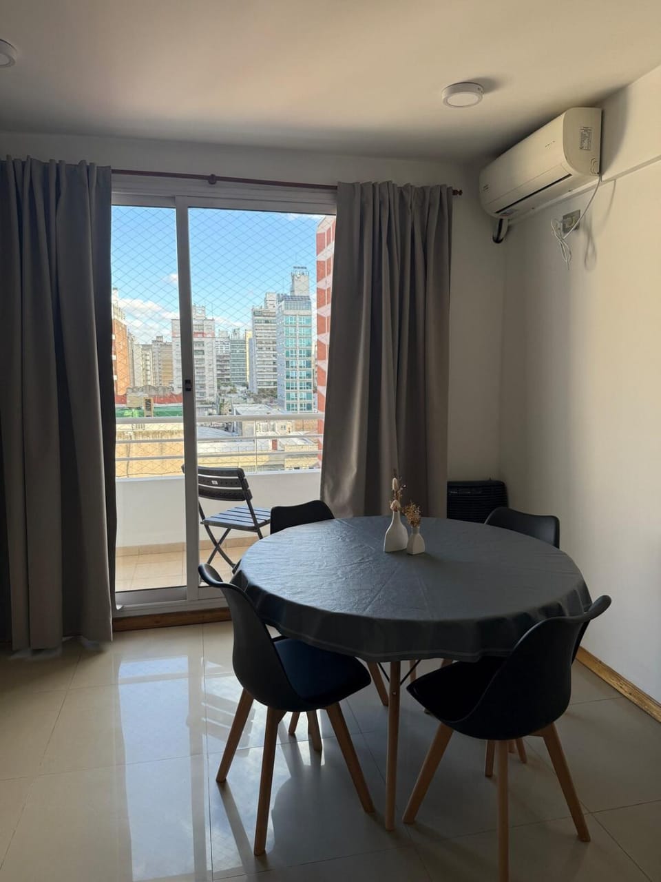 Monoambiente centrico con balcon y pileta Apartment in Rosario
