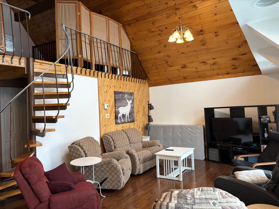 Chalet au pignon vert ski spa Chalet in Quebec