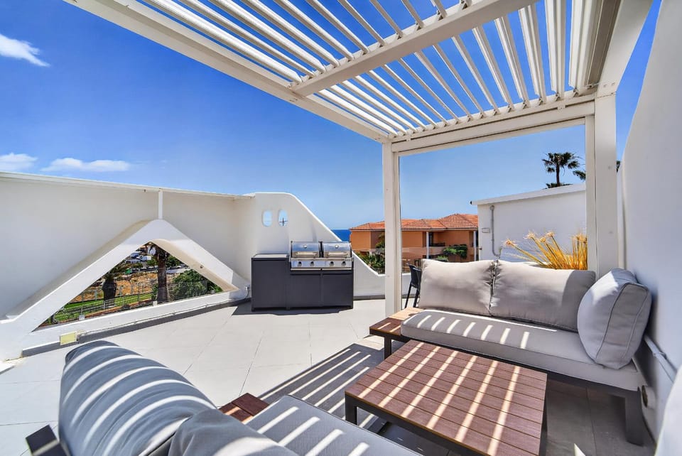 Off site, Balcony/Terrace