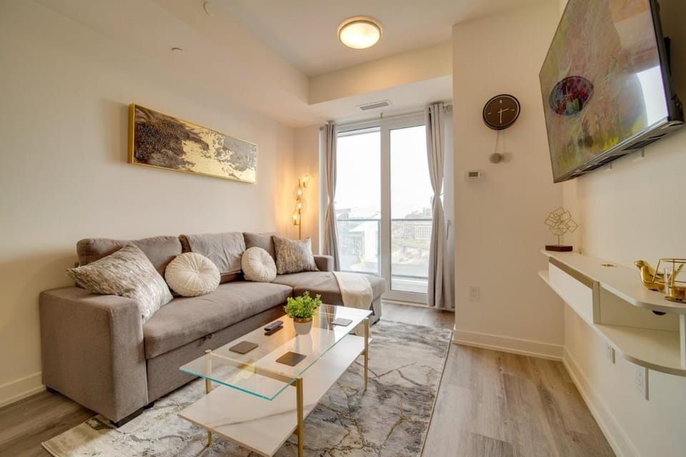 Modern Condo in Central KW with Gym Apartment in Waterloo