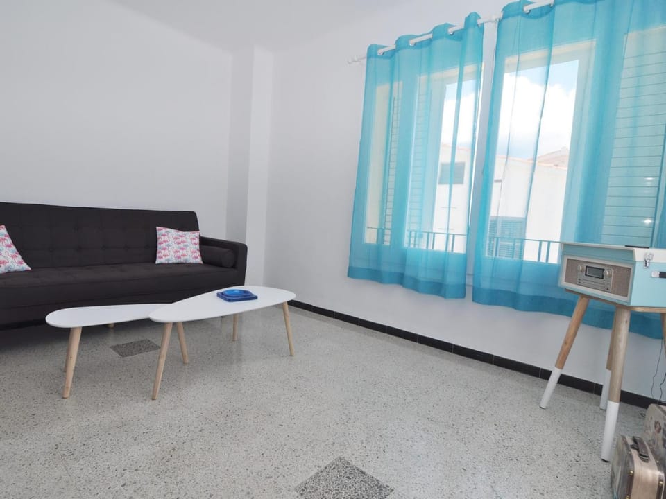 Apartamento Confortable y Moderno en L'Escala, a 600m de la Playa - HISP-7-21 Apartment in L'Escala