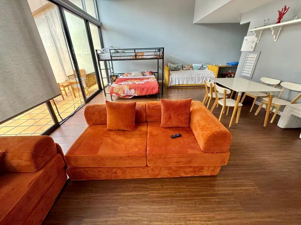 Duplex Waikiki Seaside Full Kitchen Big Terrace NR HPU Sleeps 8 Apartment in Honolulu