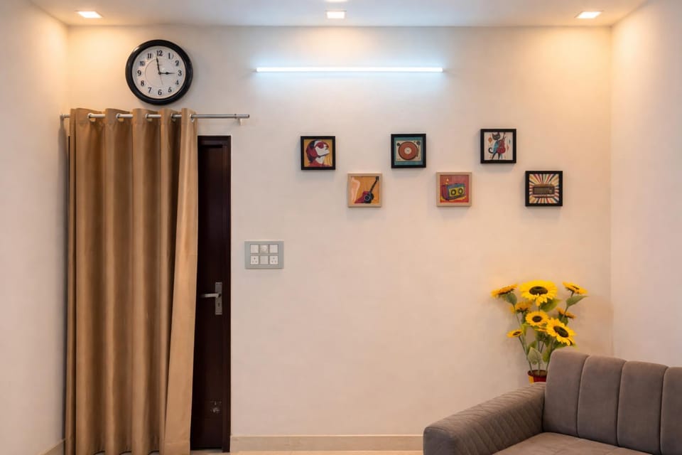 The Sunflower Suite -2BHK Cinéma Near IT Park Apartment in Dehradun