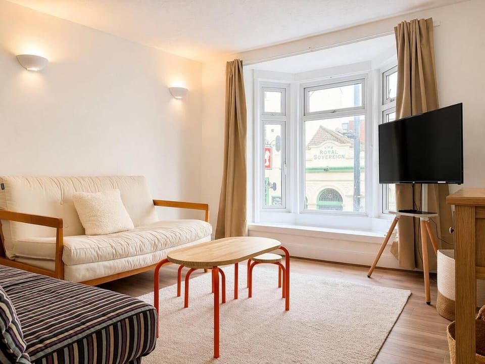 Superb Location - Newly Refurbished 1 Bedroom Apartment in Central Brighton Apartment in Hove