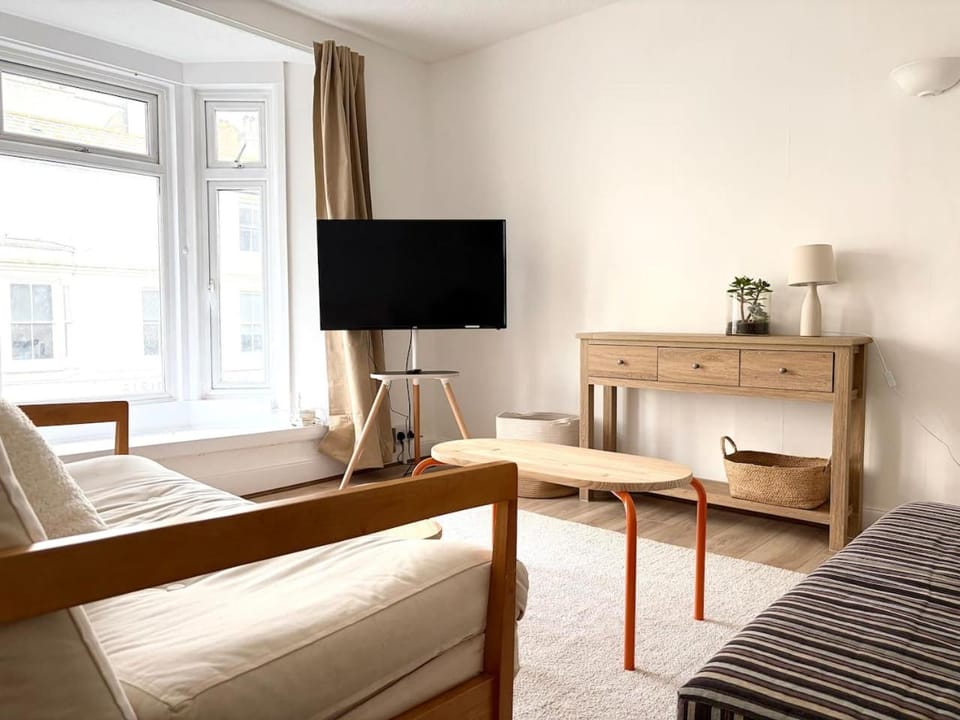 Superb Location - Newly Refurbished 1 Bedroom Apartment in Central Brighton Apartment in Hove