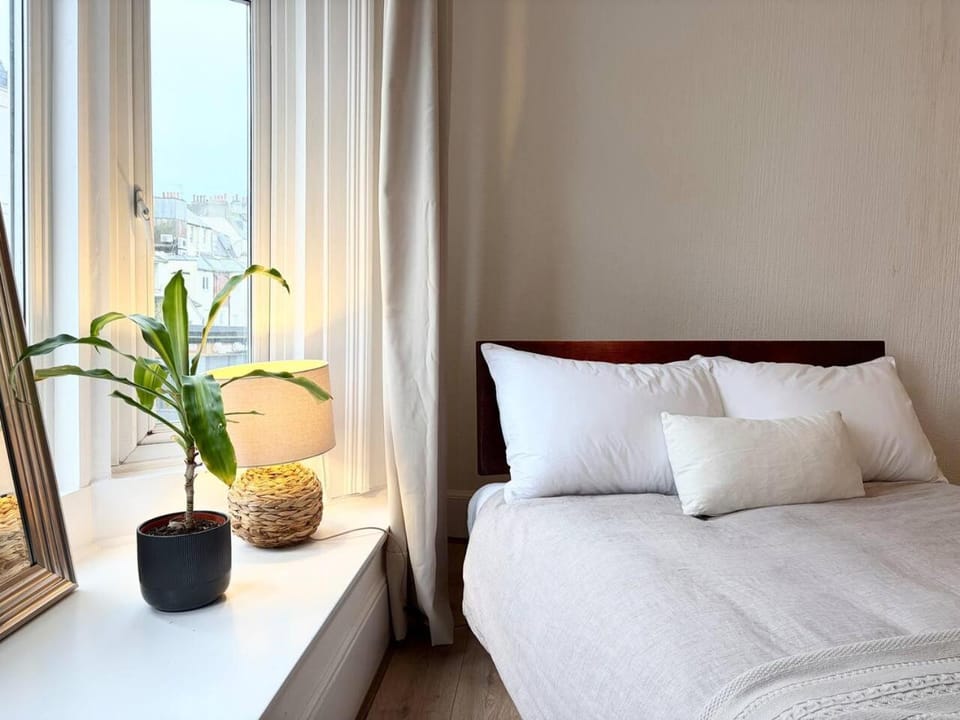 Superb Location - Newly Refurbished 1 Bedroom Apartment in Central Brighton Apartment in Hove