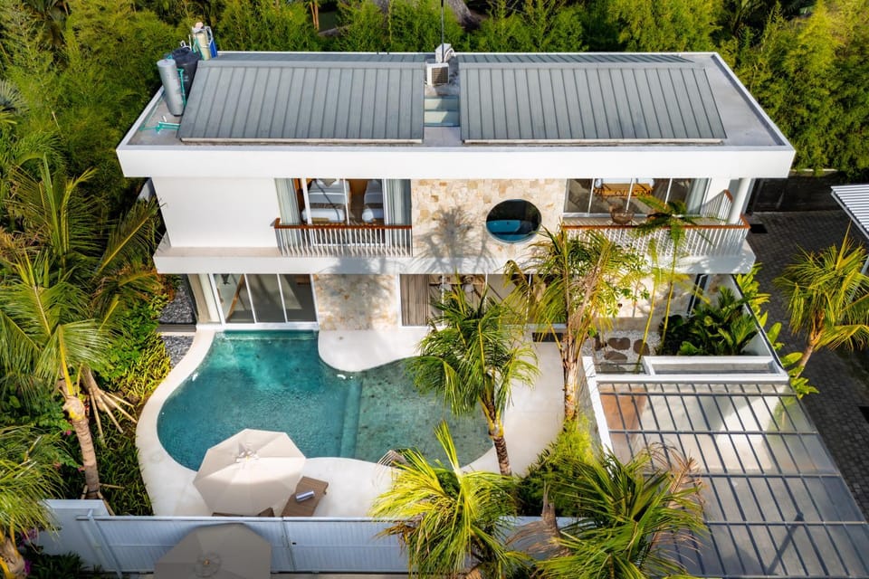 Property building, Swimming pool