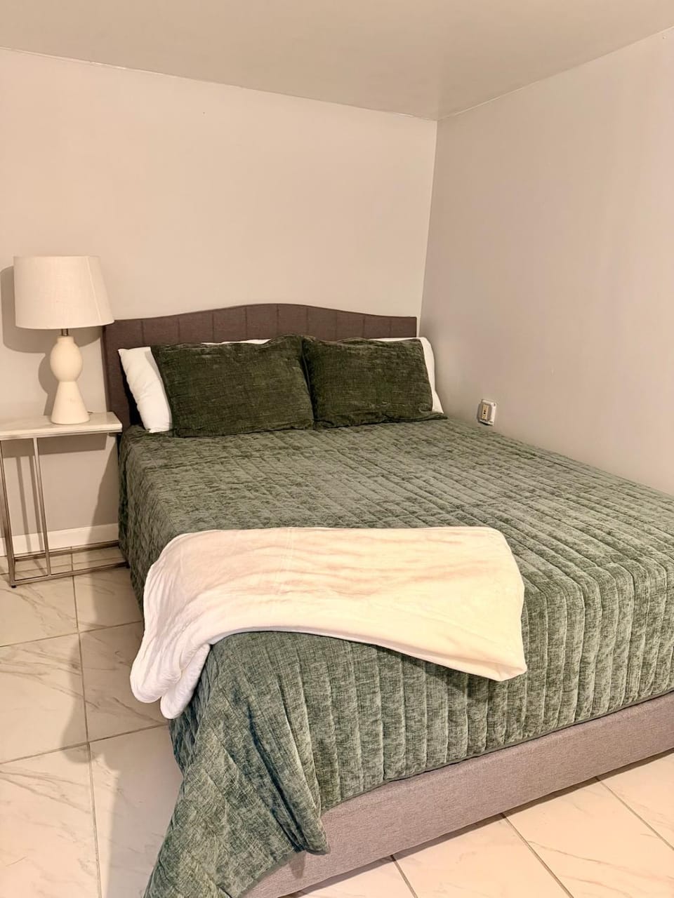 Cozy 2br Stay 15 Min to Downtown Chicago Apartment in Cicero