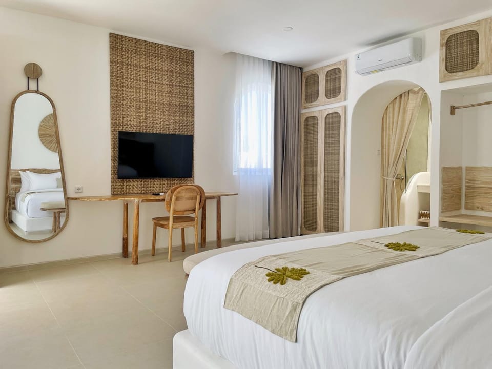 Communal lounge/ TV room, Bed, TV and multimedia, Photo of the whole room, Evening entertainment, Bedroom, wardrobe