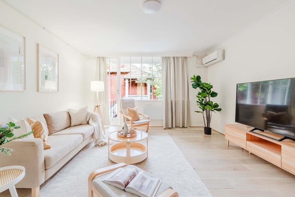 The Rockley Sunlit Urban Apartment in South Yarra Apartment in Melbourne