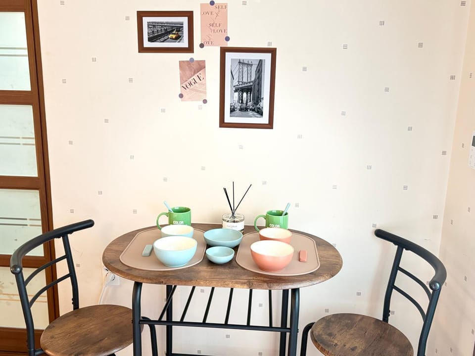 Dining area, Meals