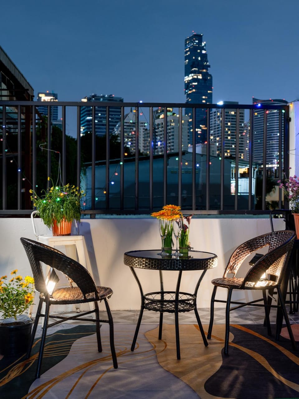 Modern 4BR 2-Bath House Rooftop City View Sathorn 12-min walk to BTS House in Bangkok