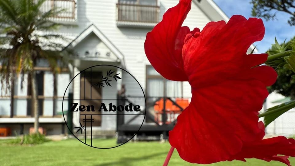 ZenAbode Onna 8 min walk to the beach BBQ in the large garden Chalet in Okinawa Prefecture