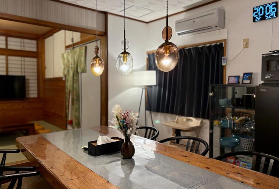 ZenAbode Onna 8 min walk to the beach BBQ in the large garden Chalet in Okinawa Prefecture