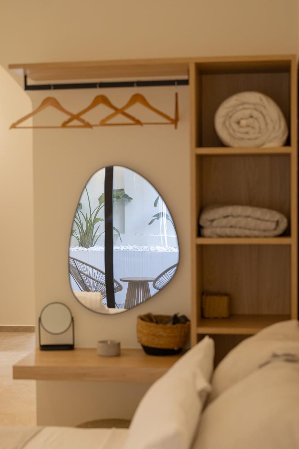 Artemis Suite Romantic Jacuzzi Retreat Private Apartment in Decentralized Administration of Attica
