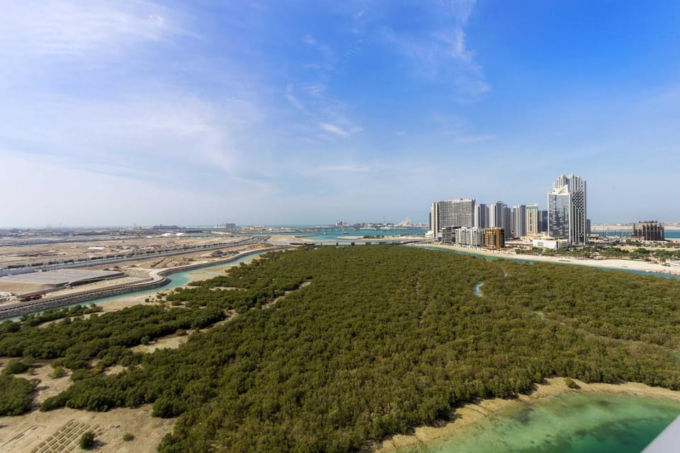 City view, Sea view