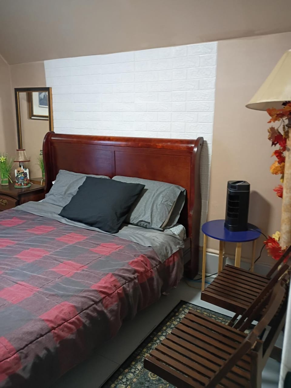 Niagara falls cottage unit with loft House in Niagara Falls