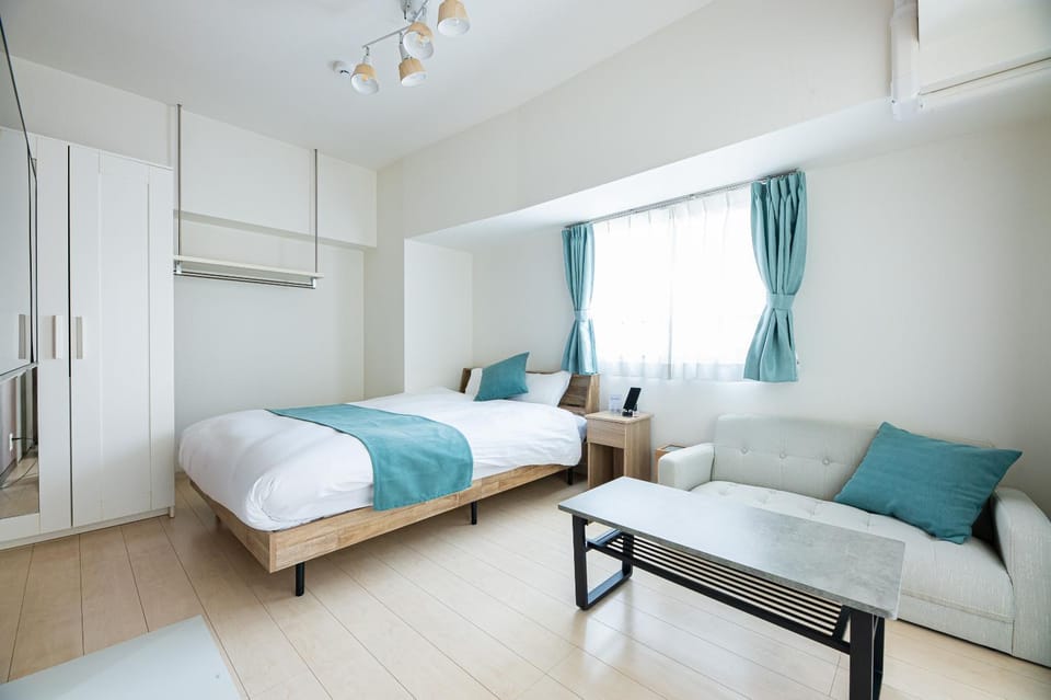 Bed, air conditioner