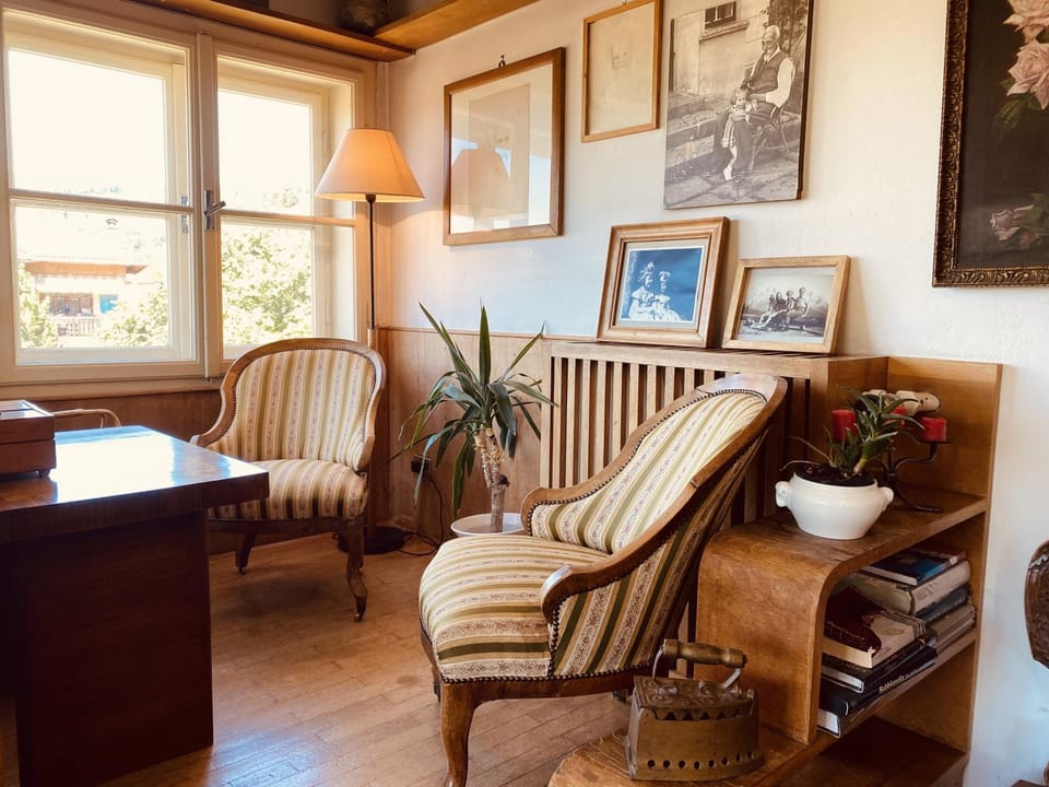Seating area