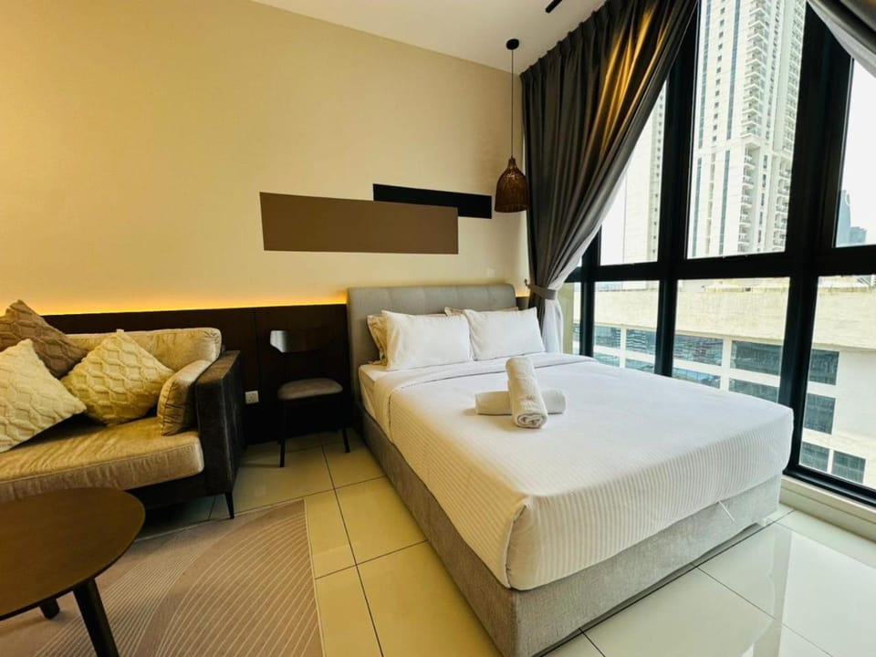 Bed, Seating area, Bedroom, towels