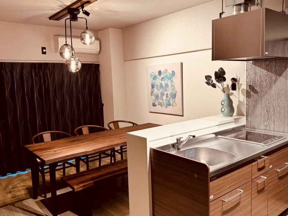 Kitchen or kitchenette, Dining area, stove
