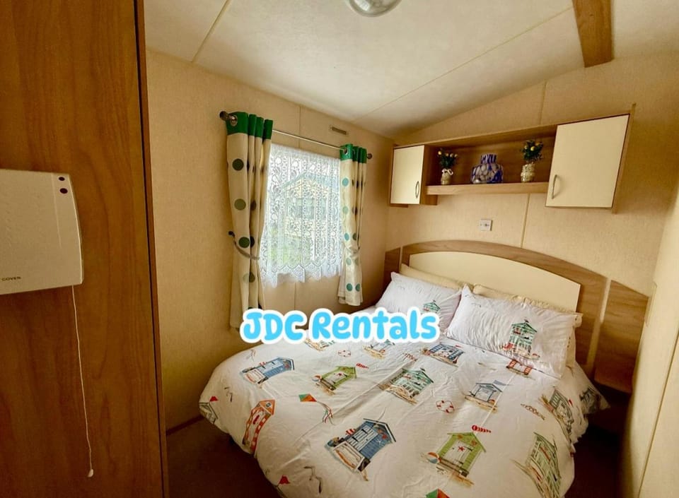 Palins - KC19 Campground/ 
RV Resort in Towyn