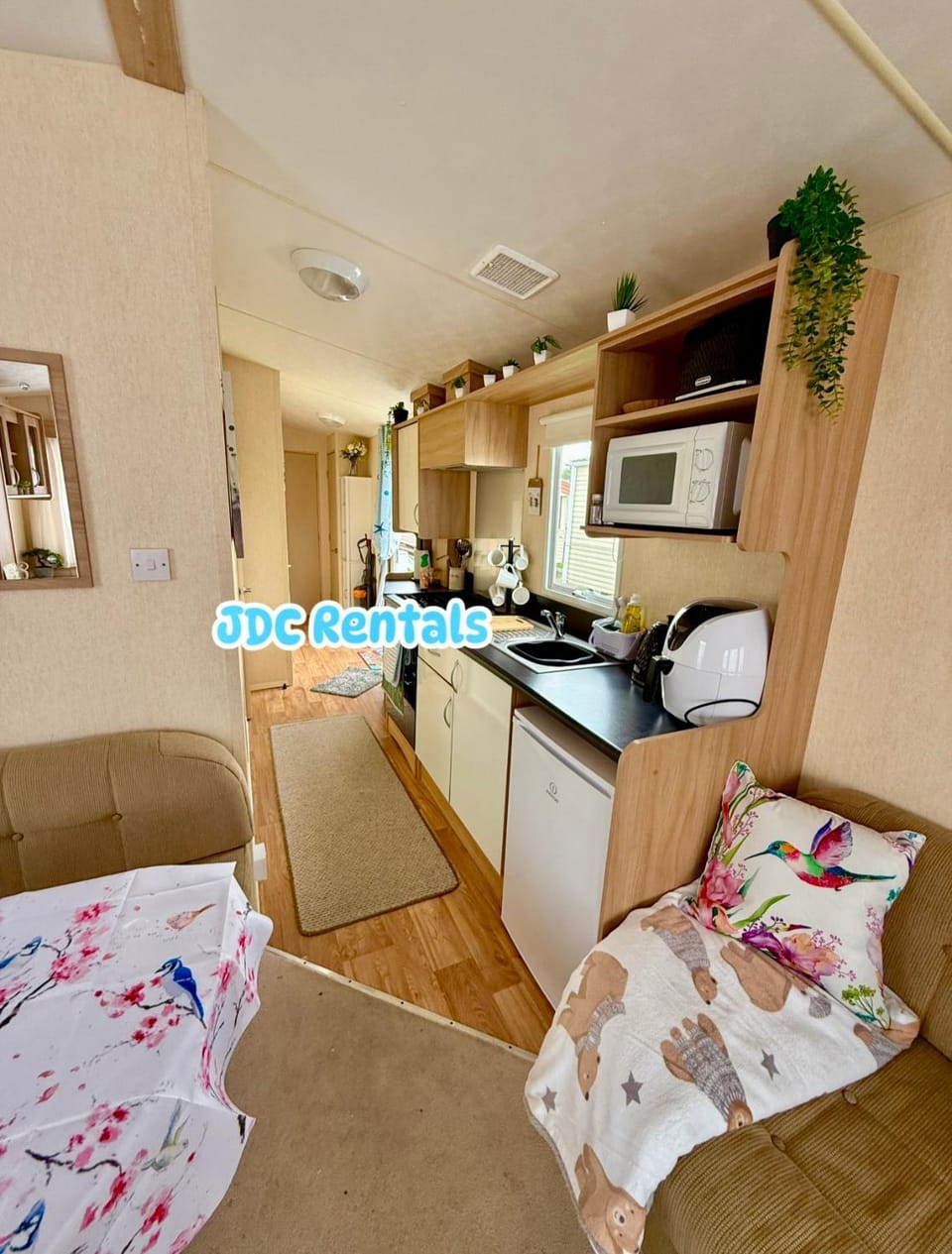 Palins - KC19 Campground/ 
RV Resort in Towyn