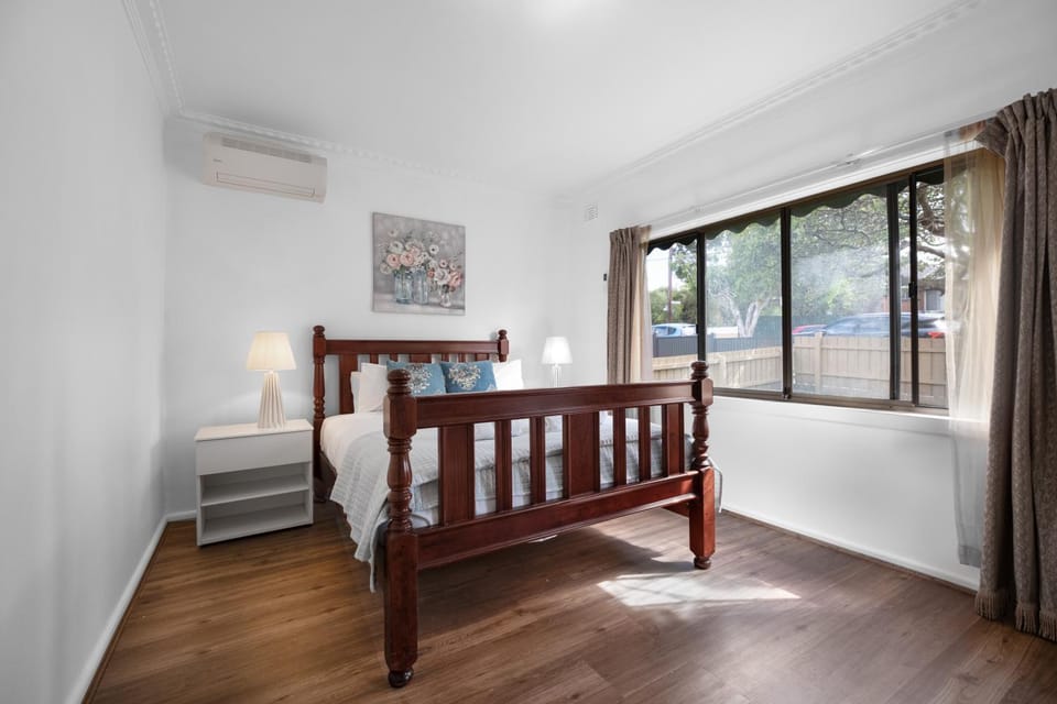 3BR2BA house in Glen Waverley Parking WIFI House in Glen Waverley