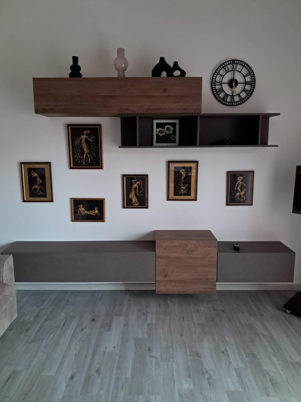 Living room, Seating area