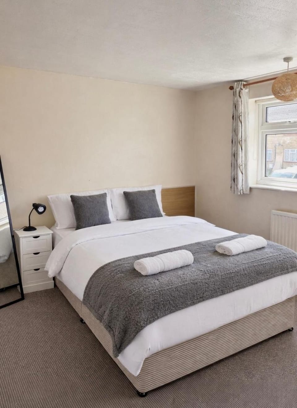 Large House - Close to Canterbury Centre Sleeps 7 House in Canterbury