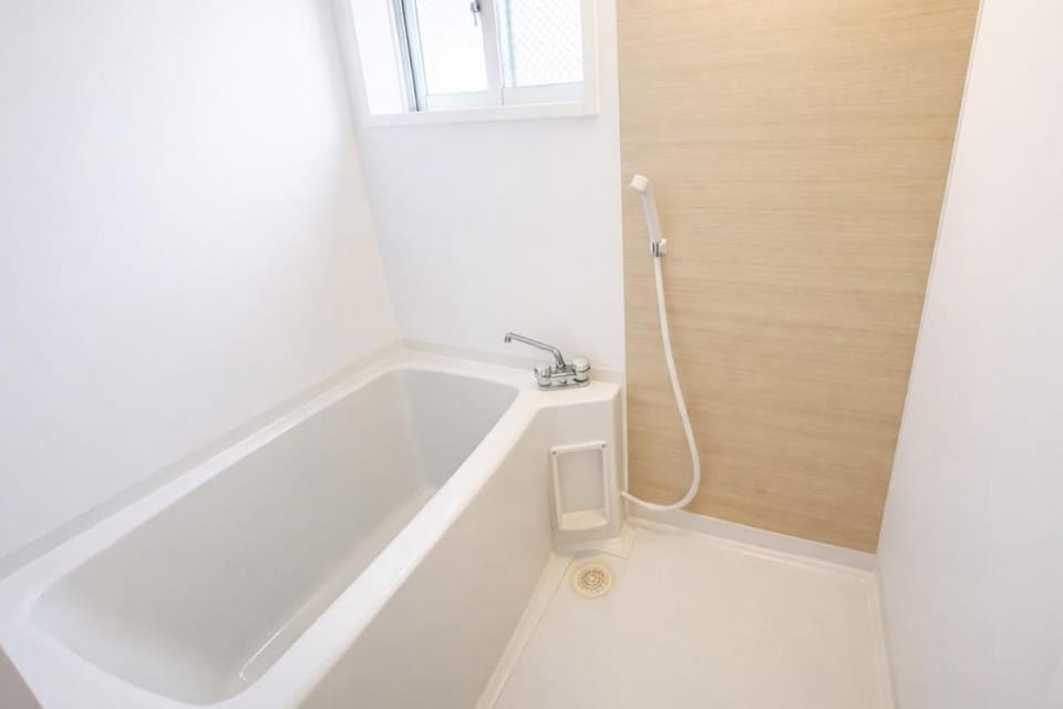 Shower, Hot Tub, Bathroom, Bath