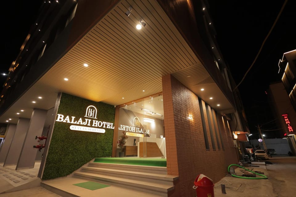 Facade/entrance