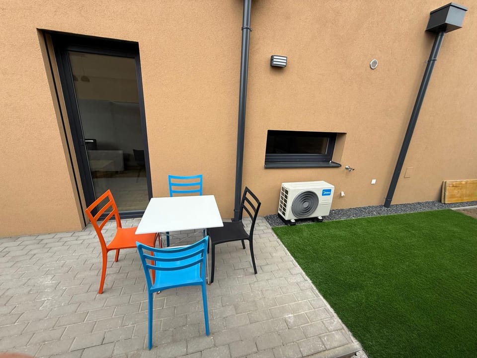 Moderný byt so záhradou a parkovaním Apartment in Slovakia