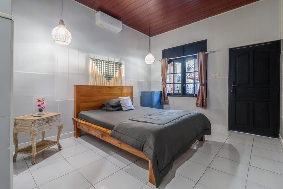 Bed, Bedroom, air conditioner