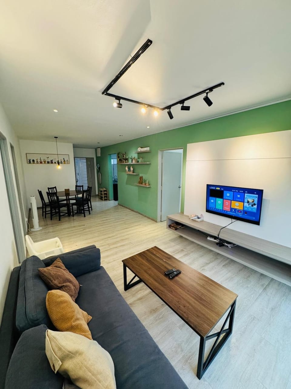 Property building, Communal lounge/ TV room, TV and multimedia, Living room, Seating area, Dining area, Evening entertainment