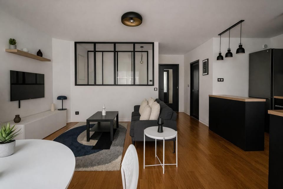 Living room, Seating area, Dining area