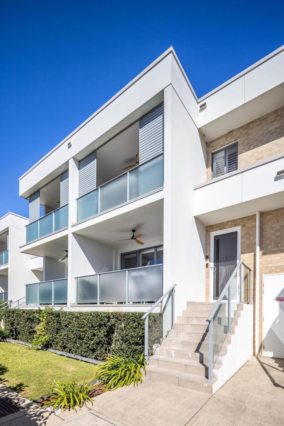 Beachside Bliss: Modern 3BR minutes to Caves Beach + Cafes House in Swansea