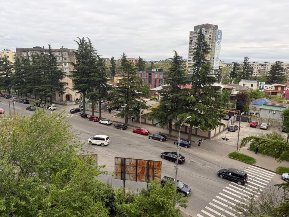 Street view, Location, Parking