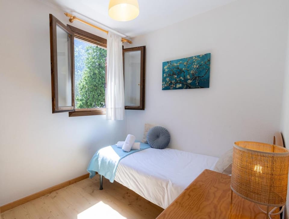 Canfranc Estacion 2-bedroom apartment with parking Apartment in Aragon