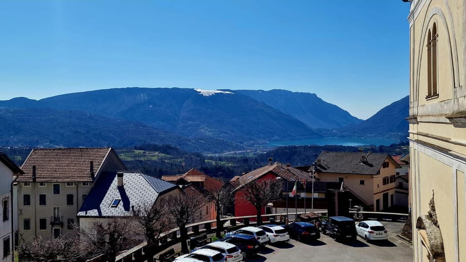 Neighbourhood, Natural landscape, Mountain view