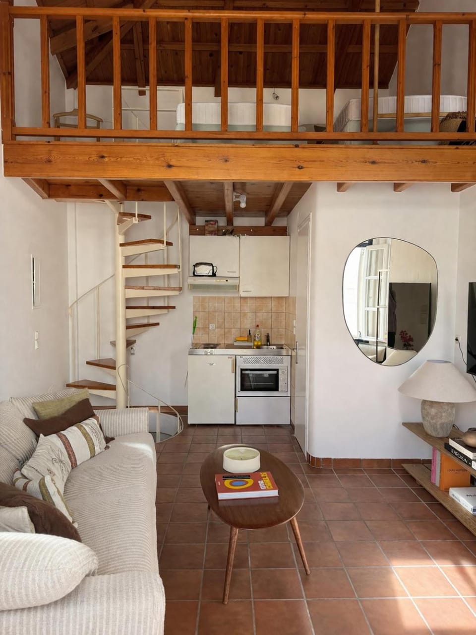 Kitchen or kitchenette, Living room